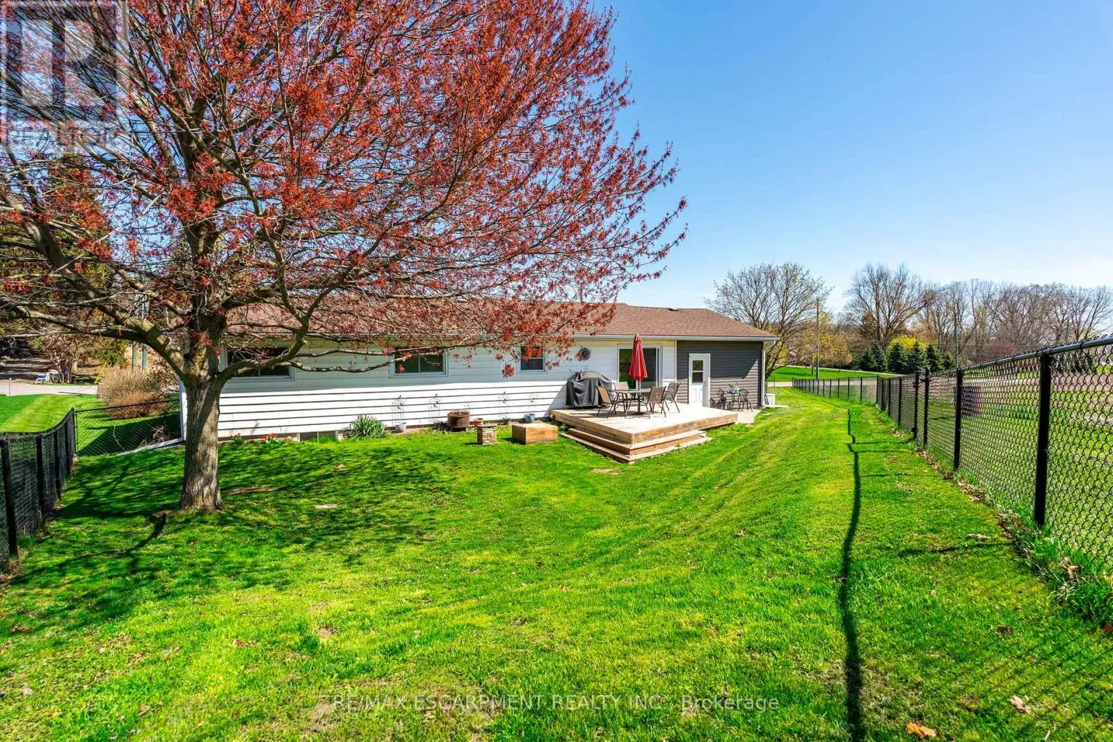 258 OAKHILL DRIVE