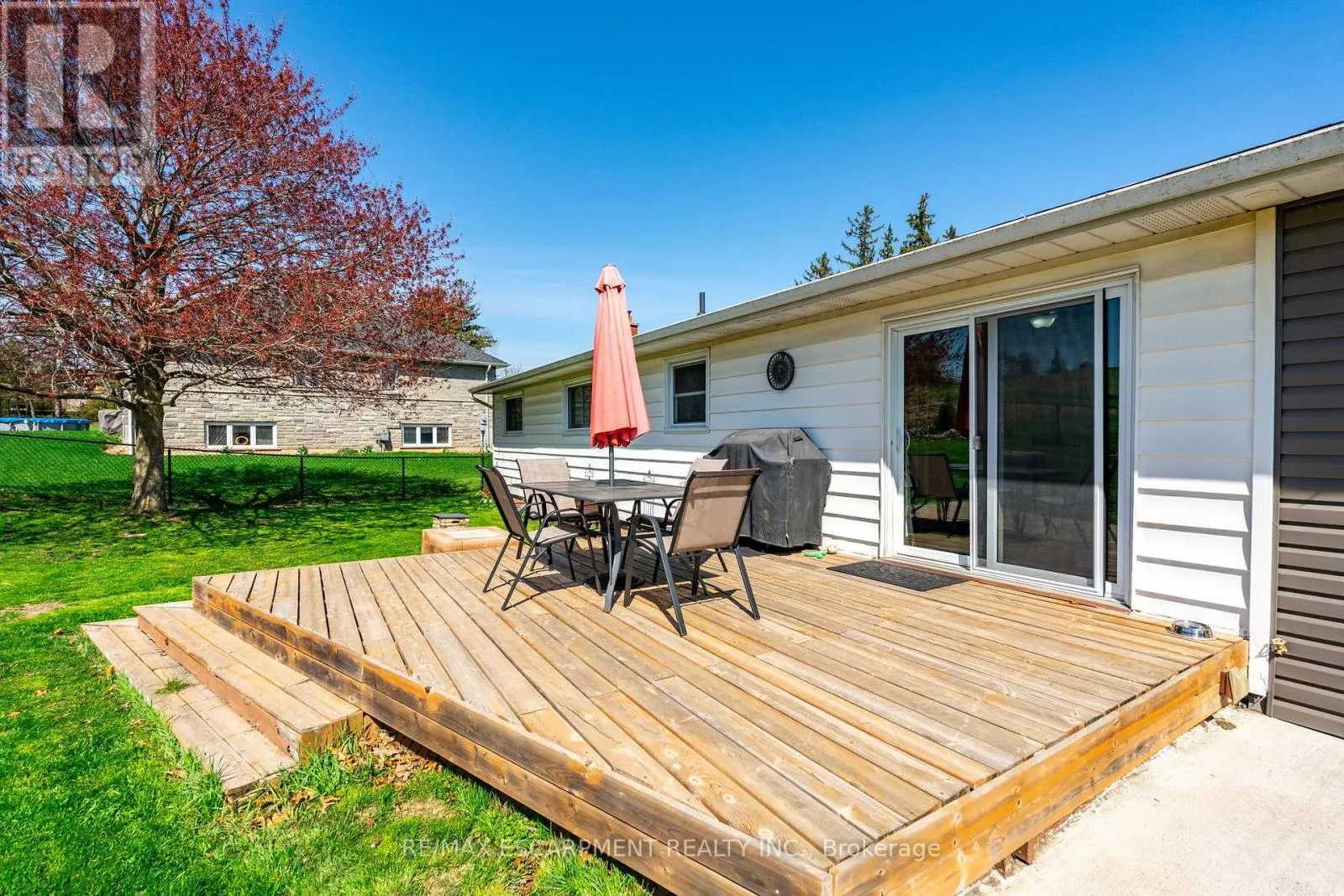 258 OAKHILL DRIVE