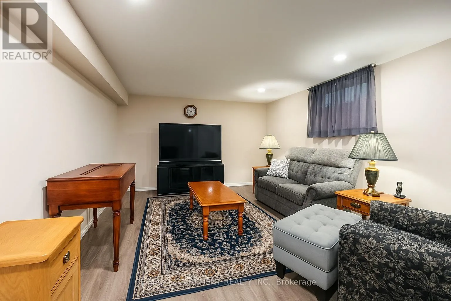 258 OAKHILL DRIVE
