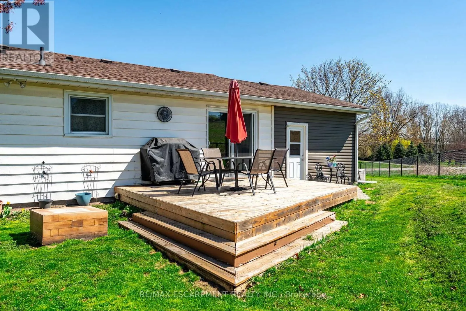 258 OAKHILL DRIVE