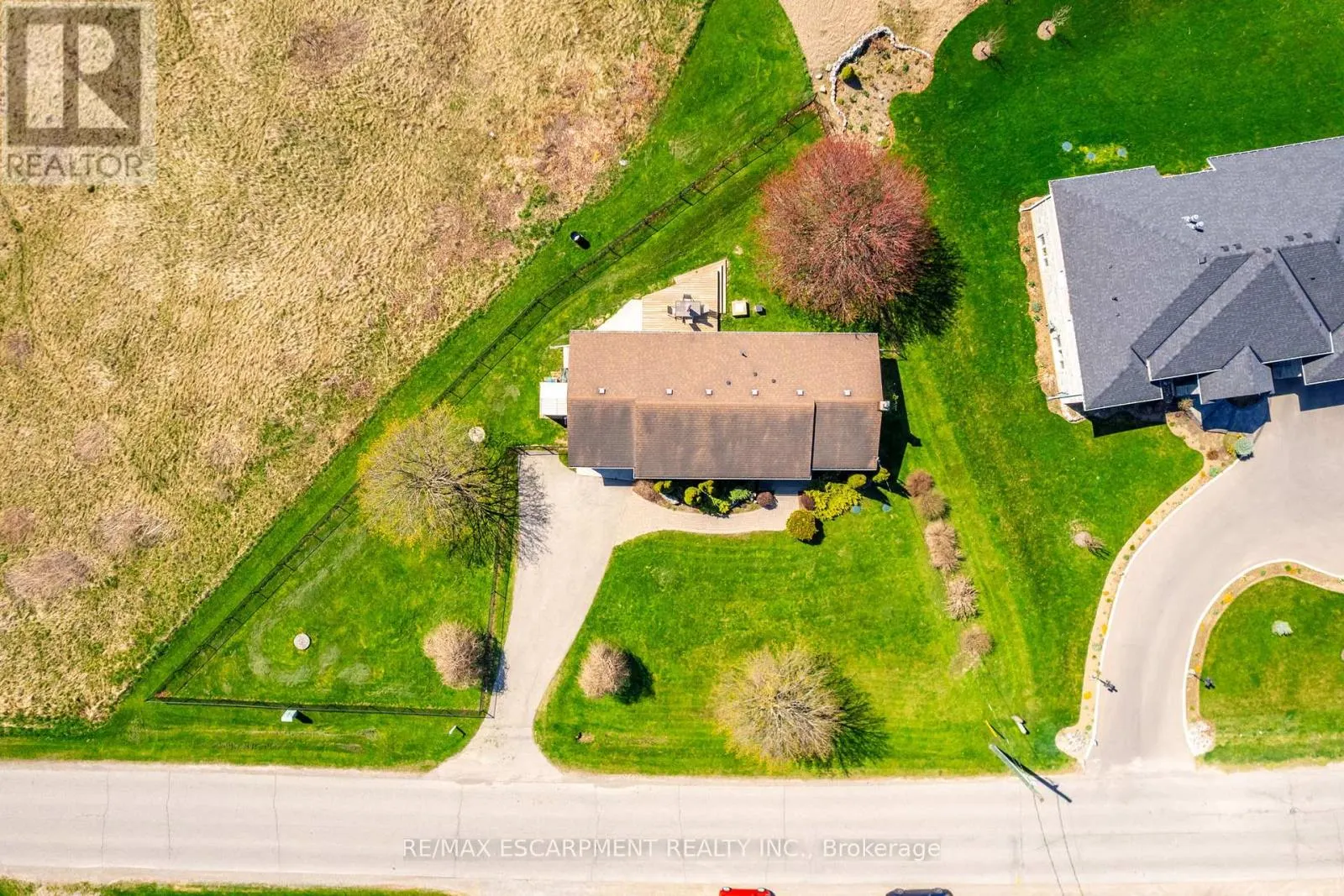 258 OAKHILL DRIVE