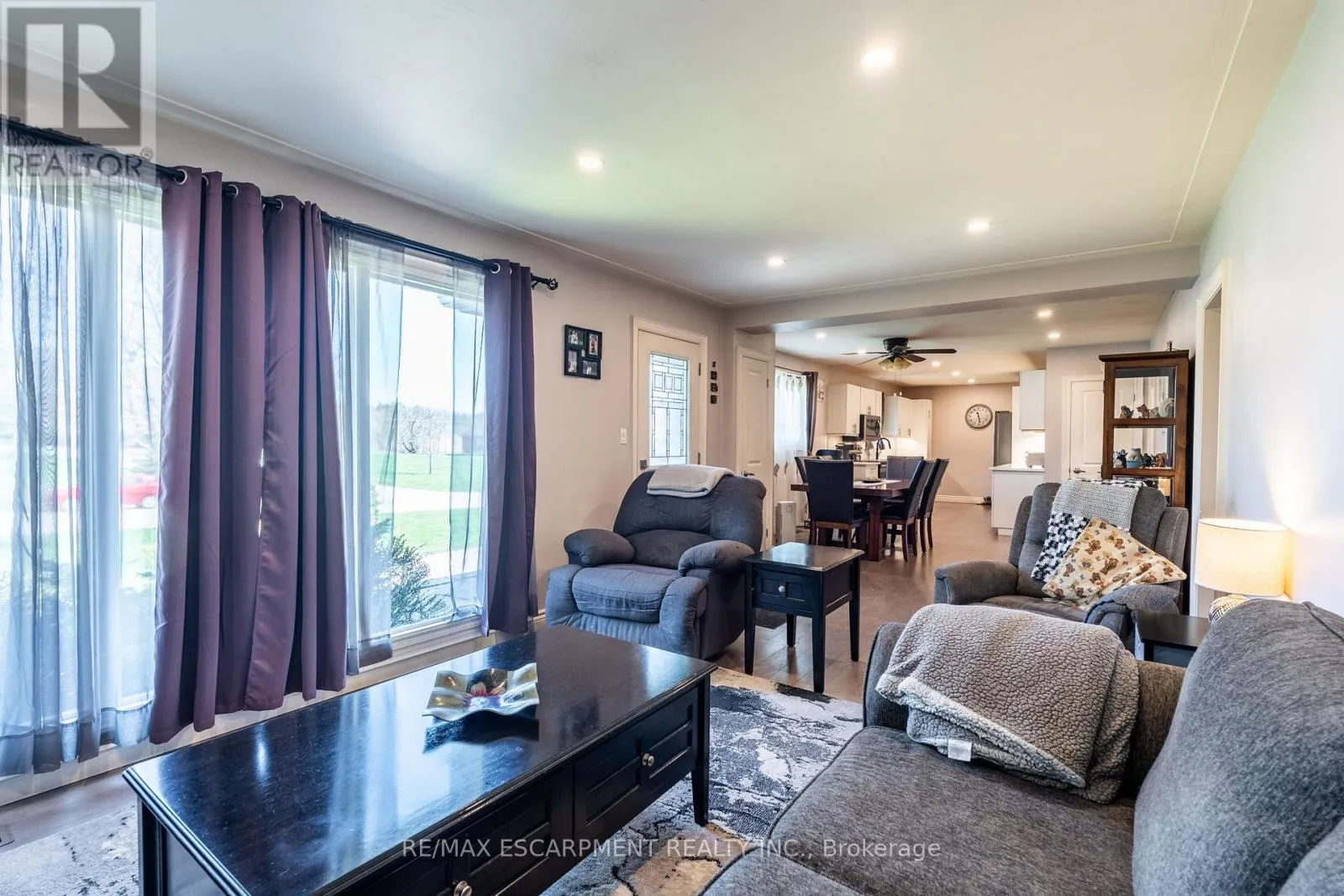 258 OAKHILL DRIVE
