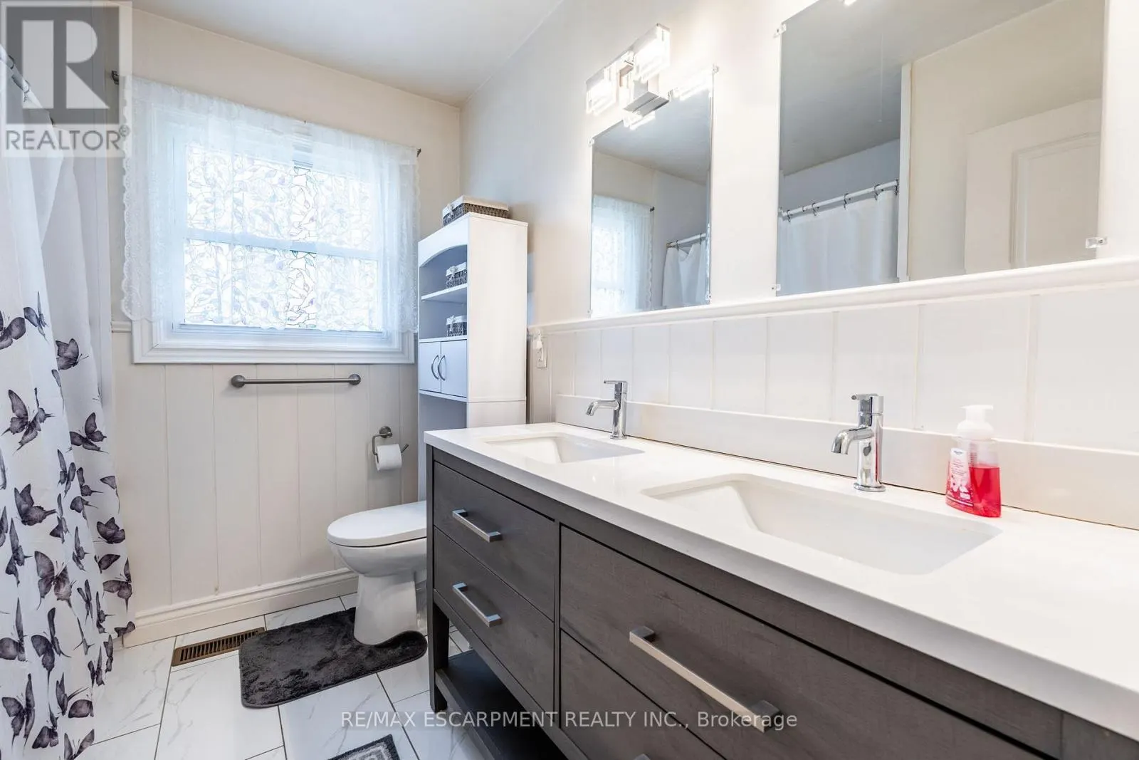 258 OAKHILL DRIVE