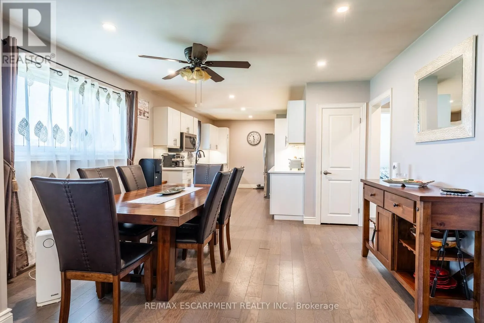 258 OAKHILL DRIVE