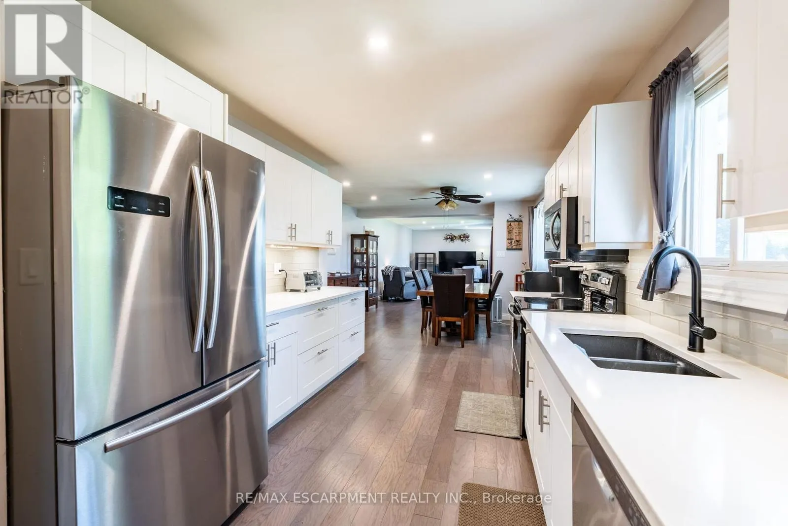 258 OAKHILL DRIVE