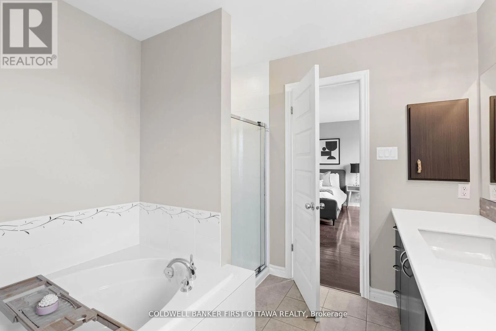 2459 ESPRIT DRIVE