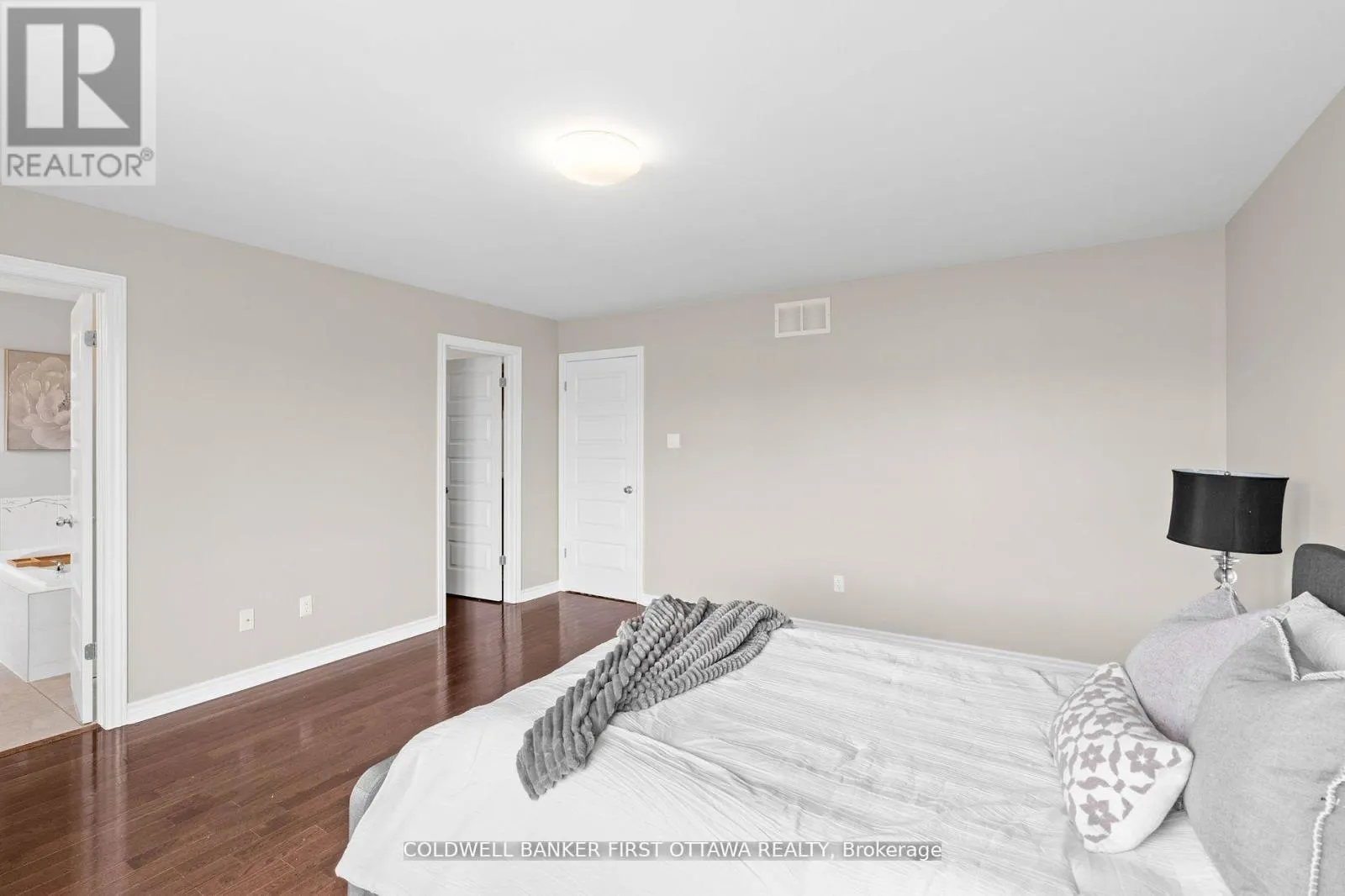 2459 ESPRIT DRIVE