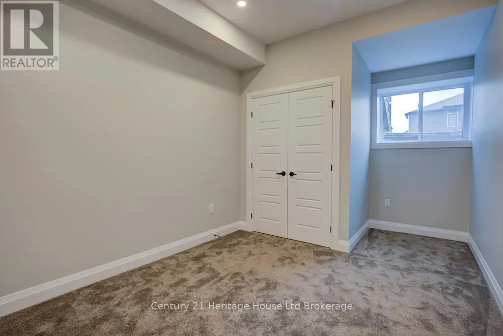 1103 - 361 QUARTER TOWN LINE, #1103