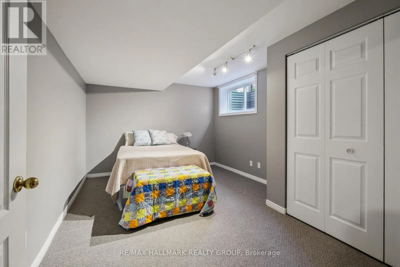 3034 COURTYARD CRESCENT