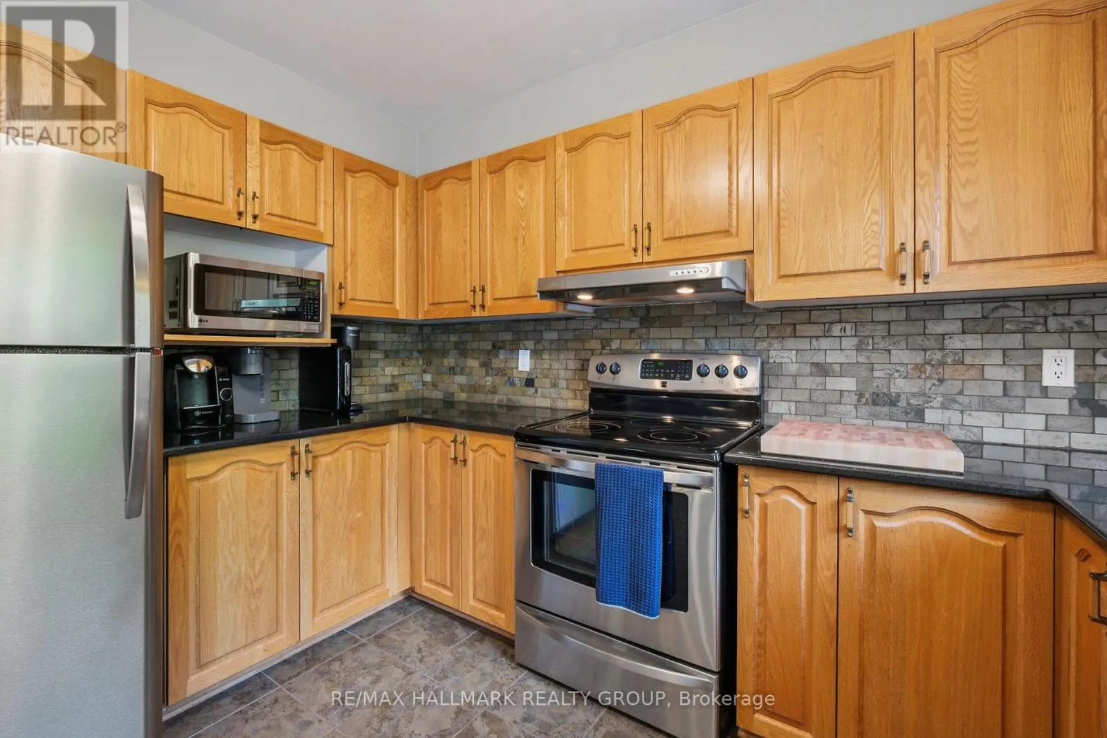 3034 COURTYARD CRESCENT