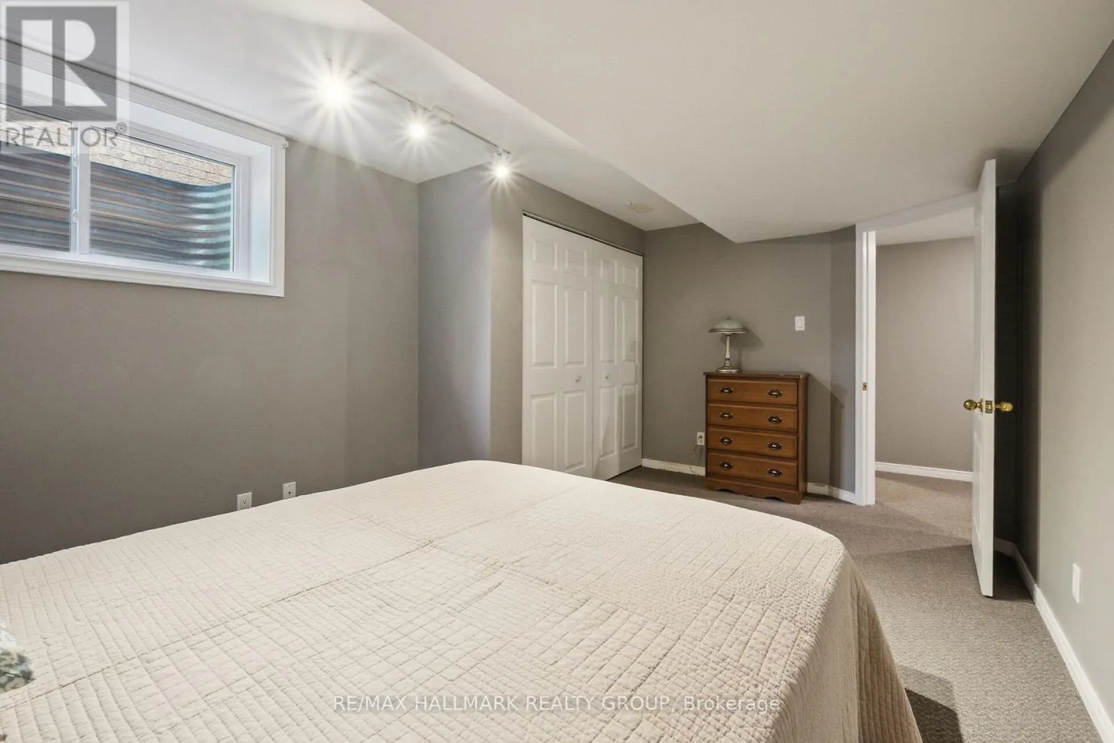 3034 COURTYARD CRESCENT