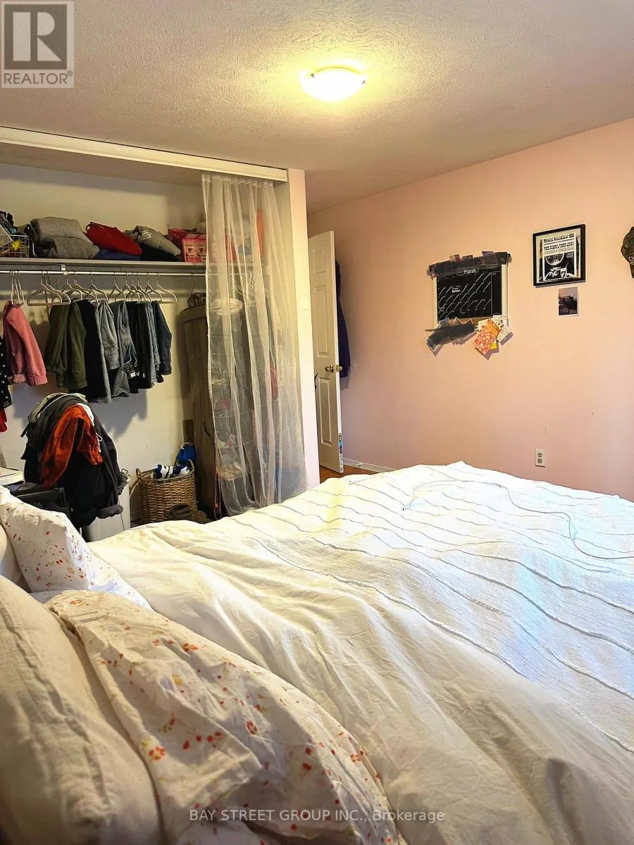 UPPER FLOOR - 38 NOECKER STREET
