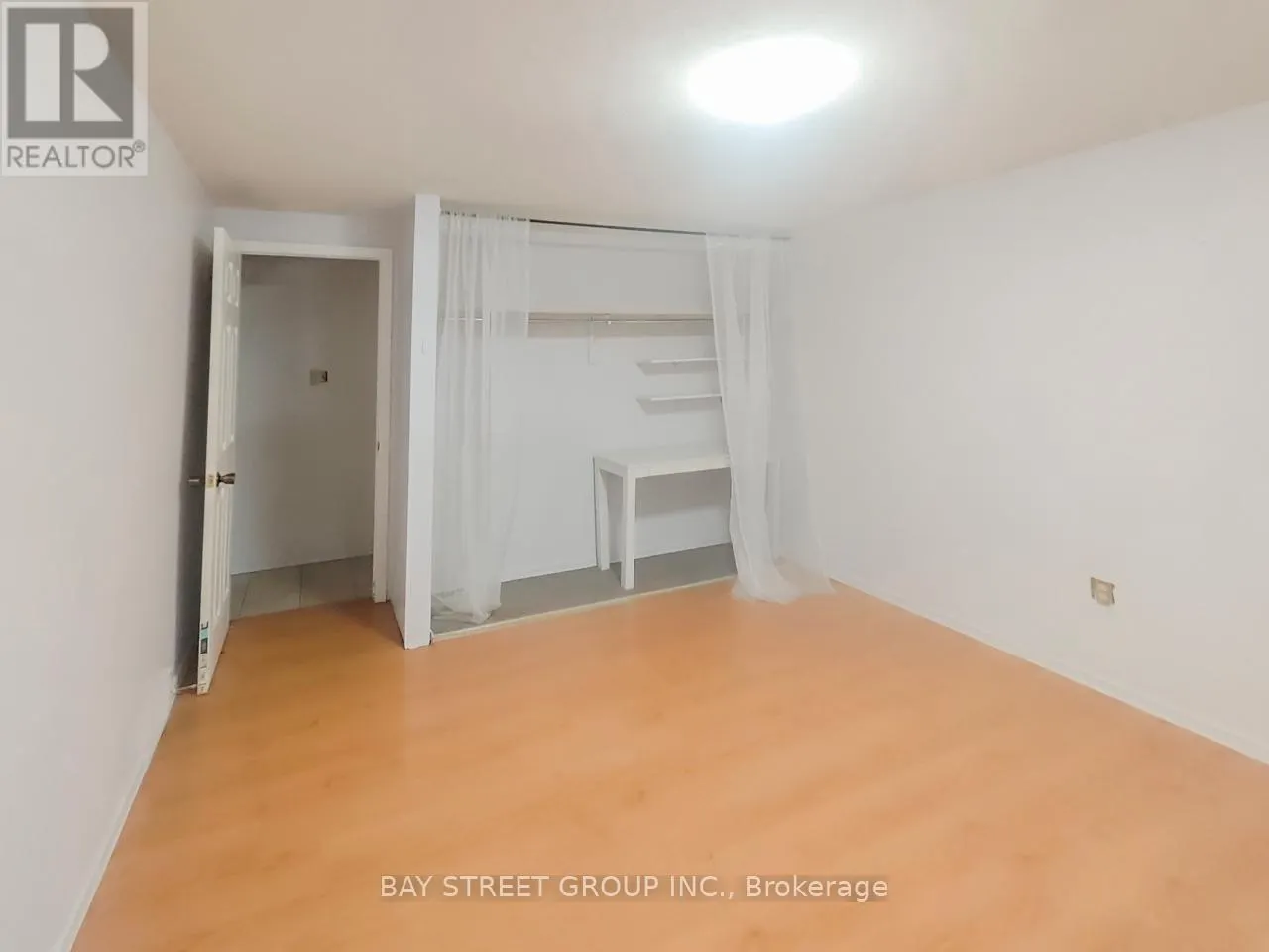 UPPER FLOOR - 38 NOECKER STREET