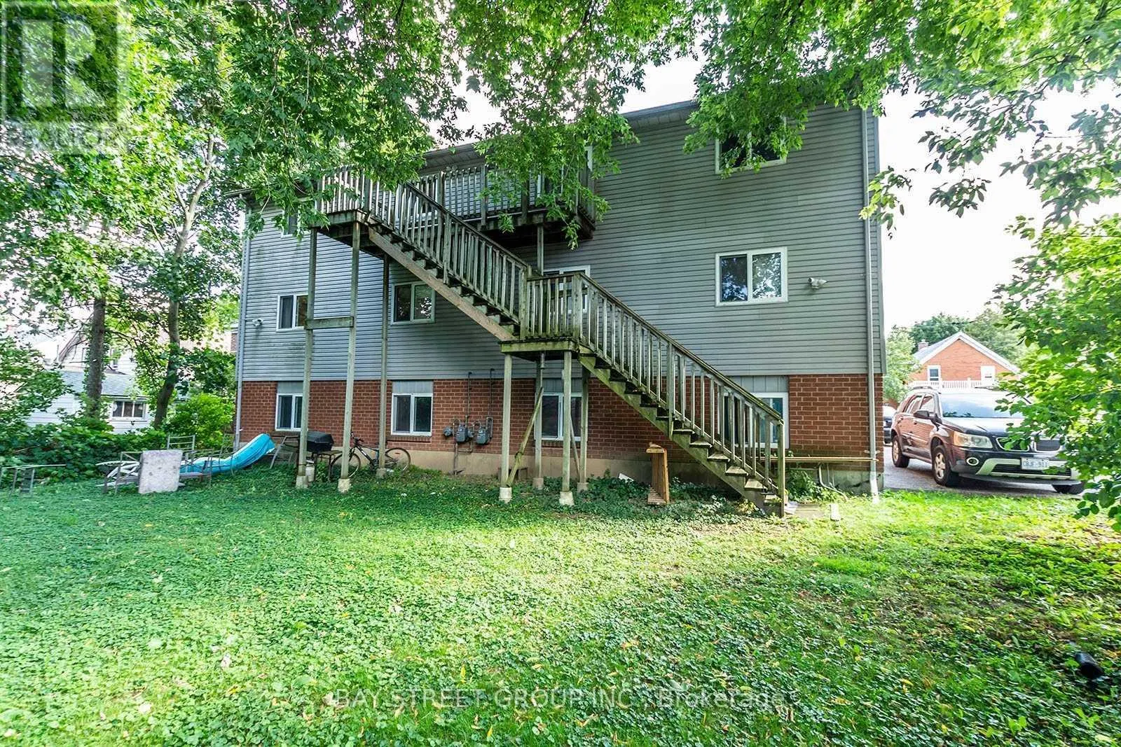 UPPER FLOOR - 38 NOECKER STREET