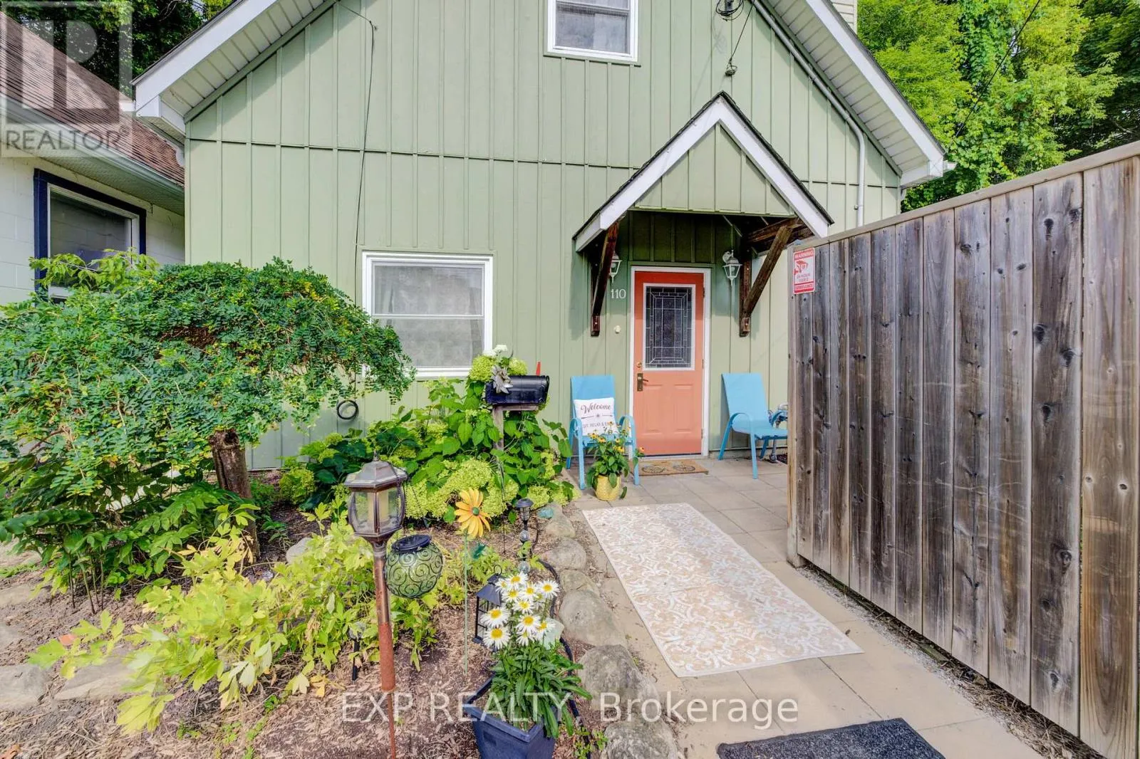 110 SURREY STREET E
