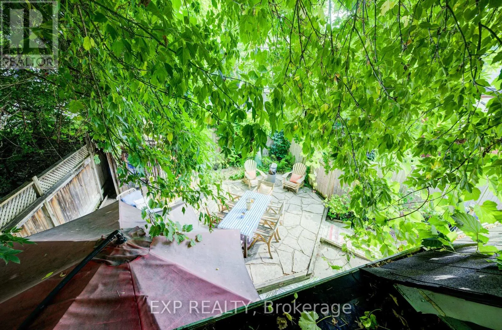 110 SURREY STREET E
