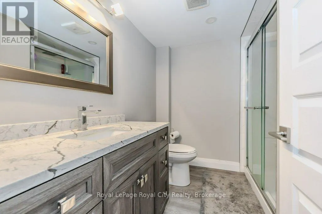 478 PINETREE CRESCENT