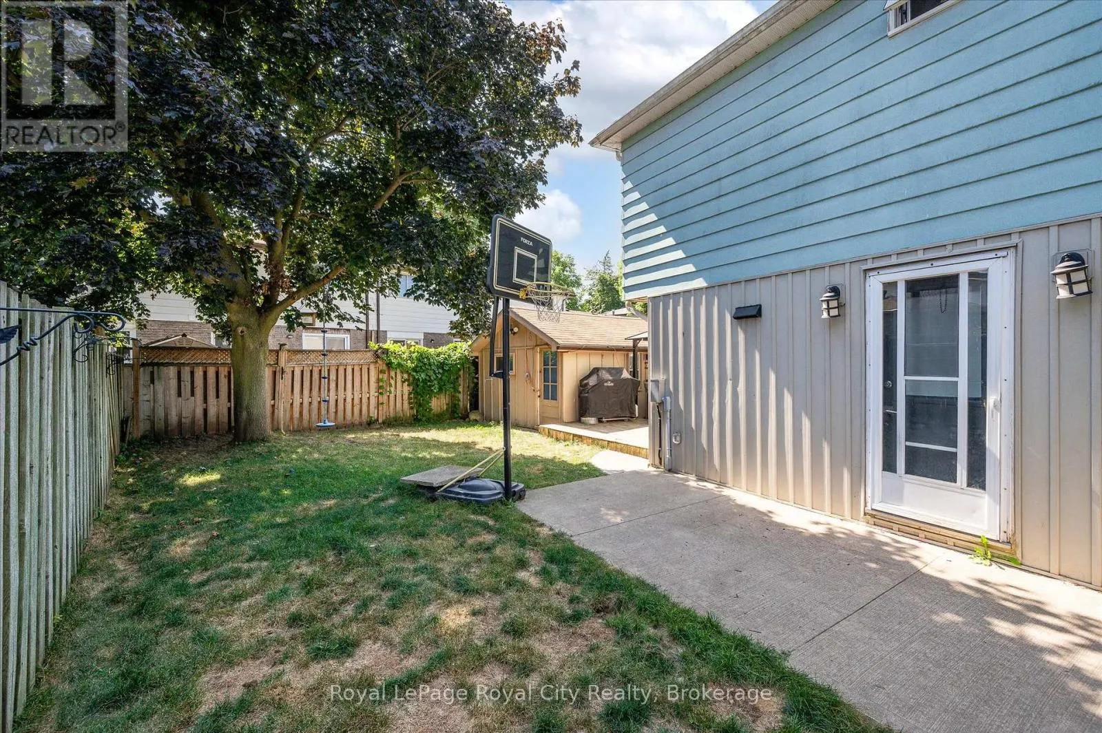 478 PINETREE CRESCENT