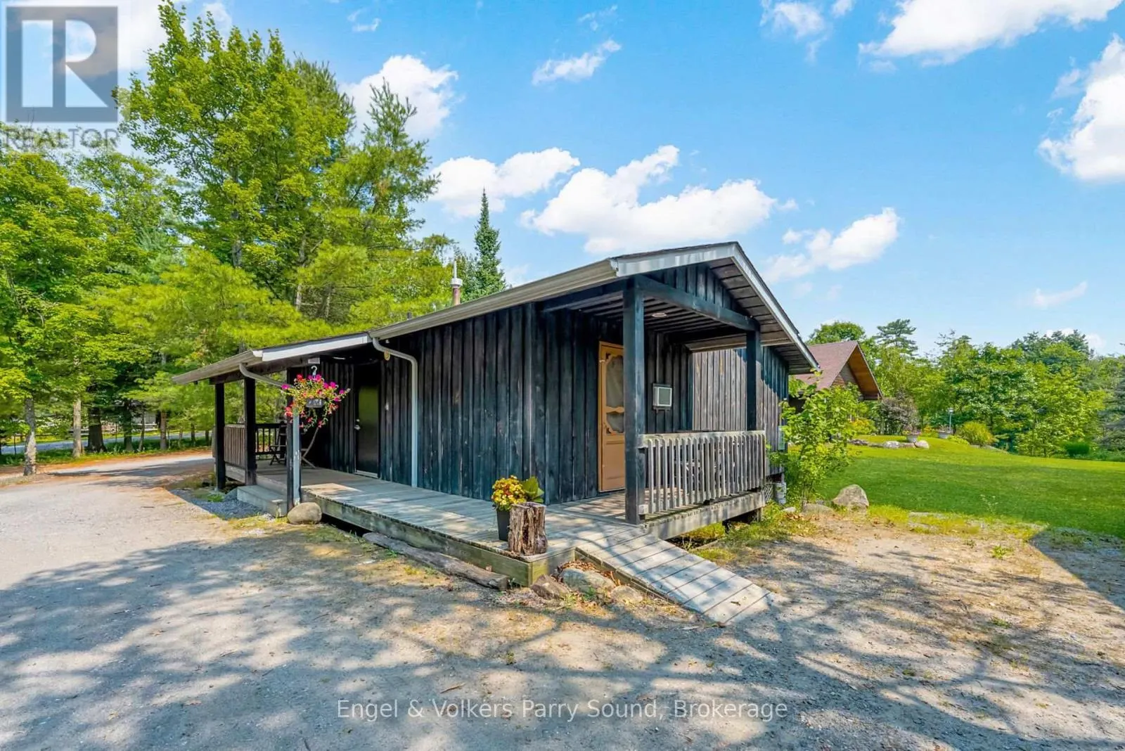 9 LITTLE BEAVER BOULEVARD