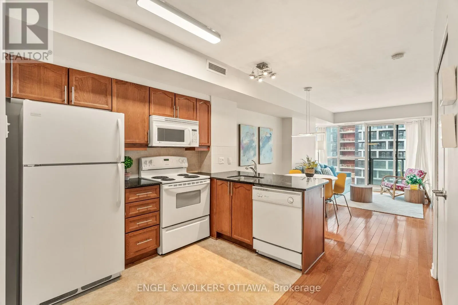 1403 - 445 LAURIER AVENUE W