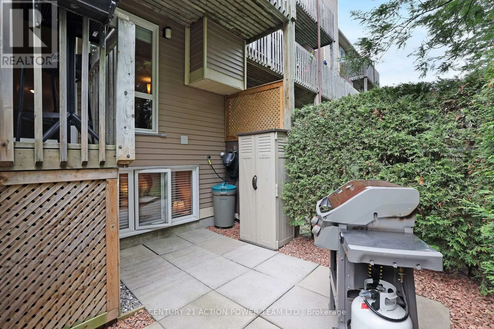 A - 6746 JEANNE D'ARC BOULEVARD N
