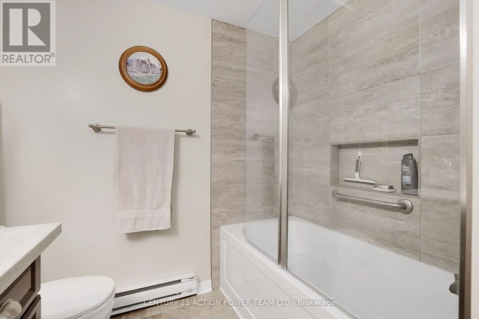 A - 6746 JEANNE D'ARC BOULEVARD N