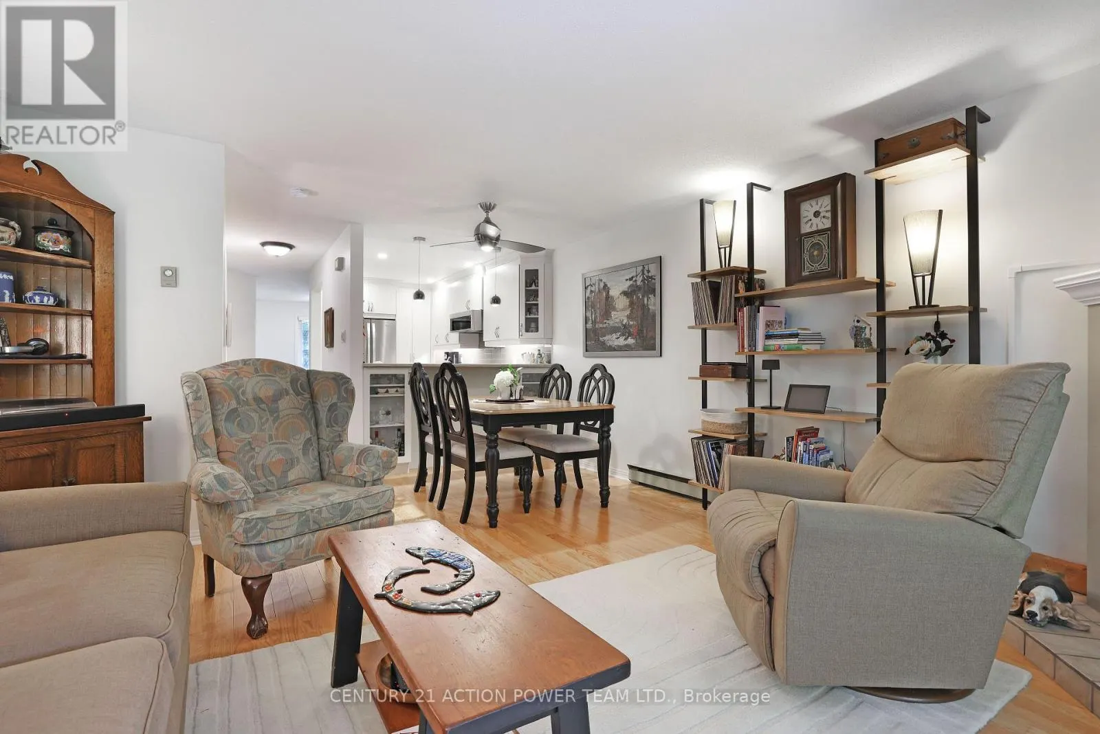 A - 6746 JEANNE D'ARC BOULEVARD N