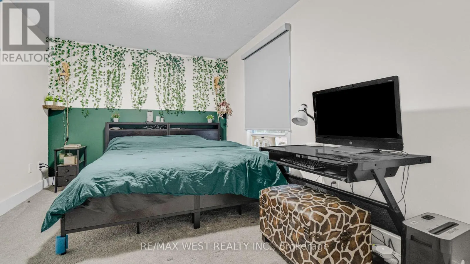 18 - 165 GREEN VALLEY DRIVE