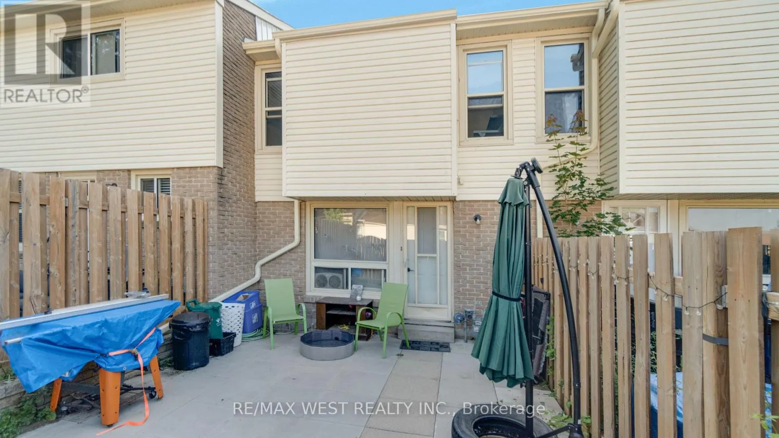 18 - 165 GREEN VALLEY DRIVE