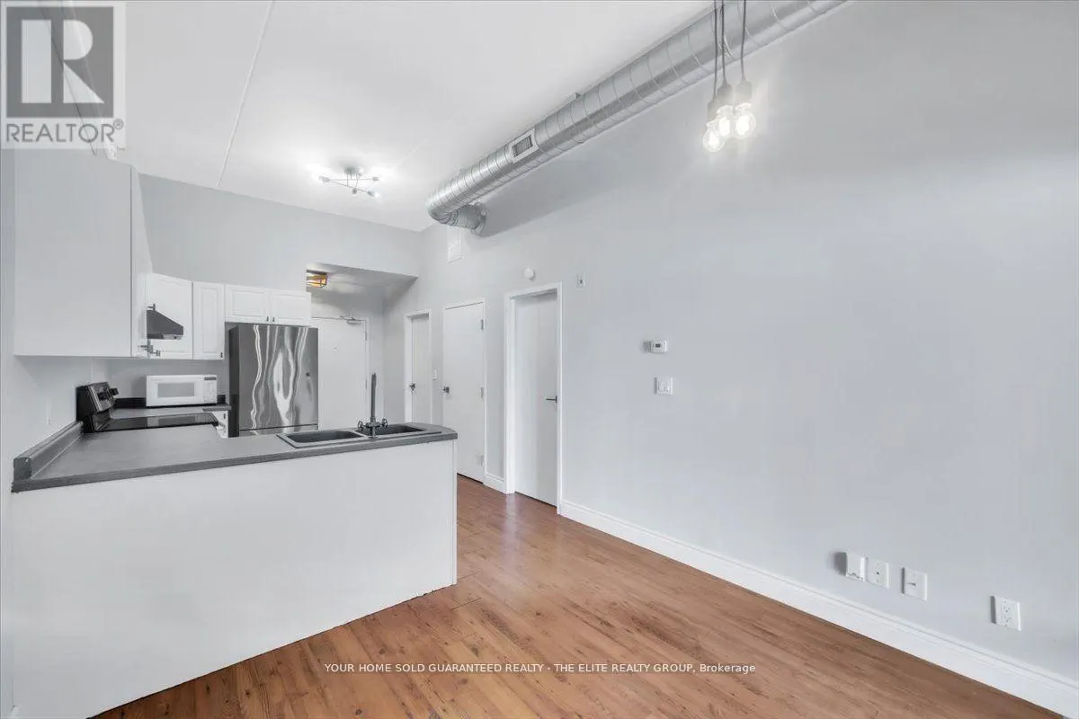302 - 150 COLBORNE STREET