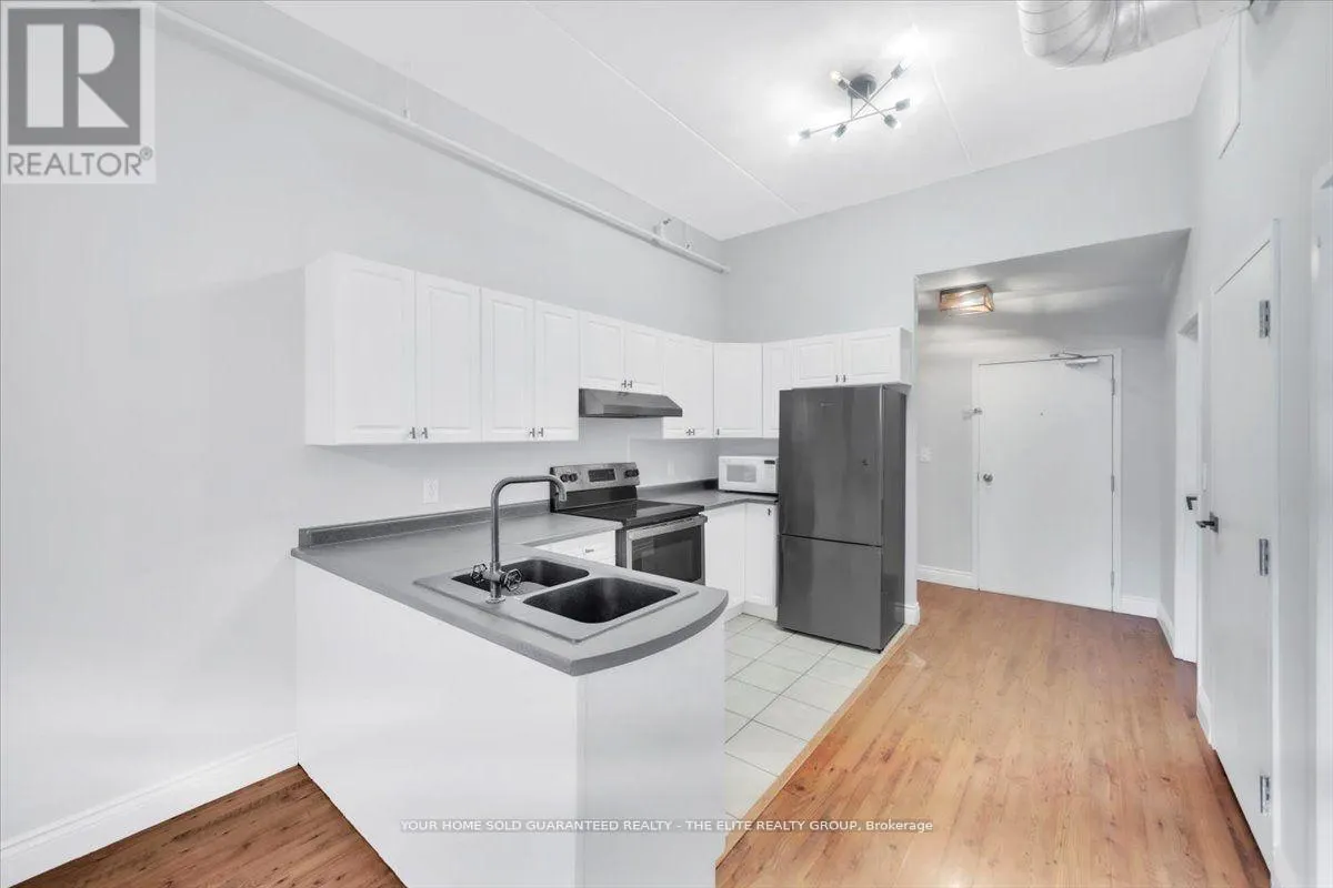 302 - 150 COLBORNE STREET