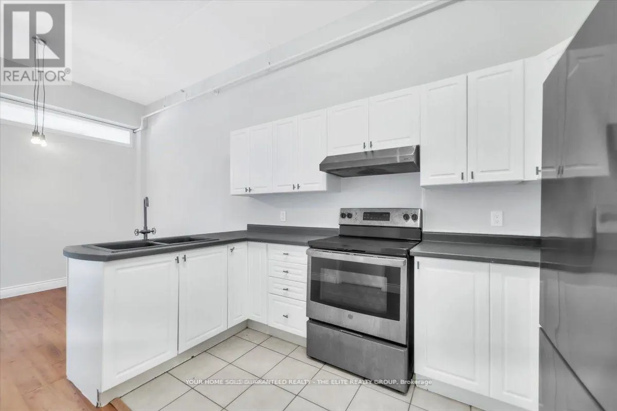 302 - 150 COLBORNE STREET