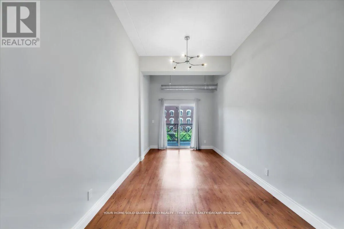 302 - 150 COLBORNE STREET