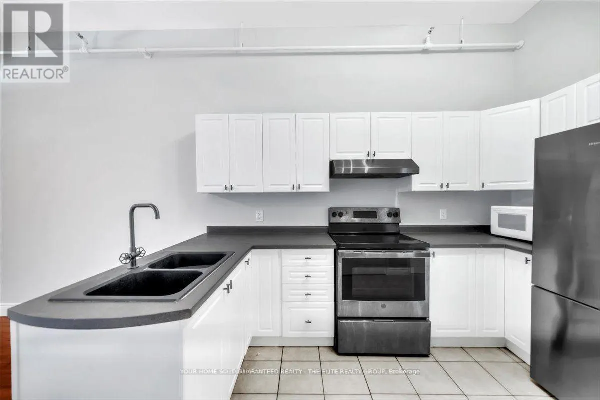 302 - 150 COLBORNE STREET