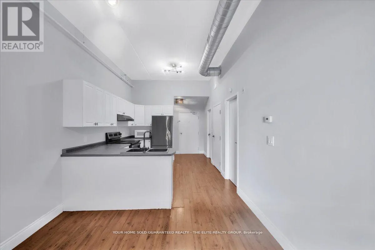 302 - 150 COLBORNE STREET