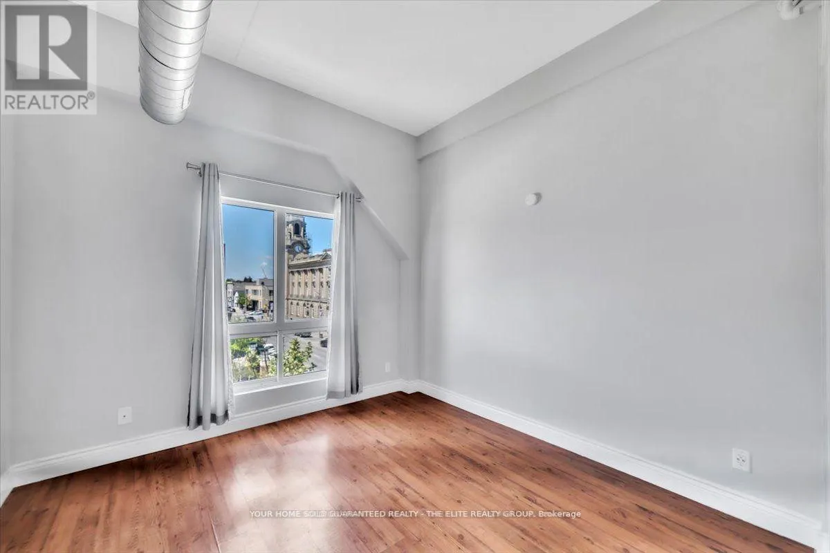 302 - 150 COLBORNE STREET