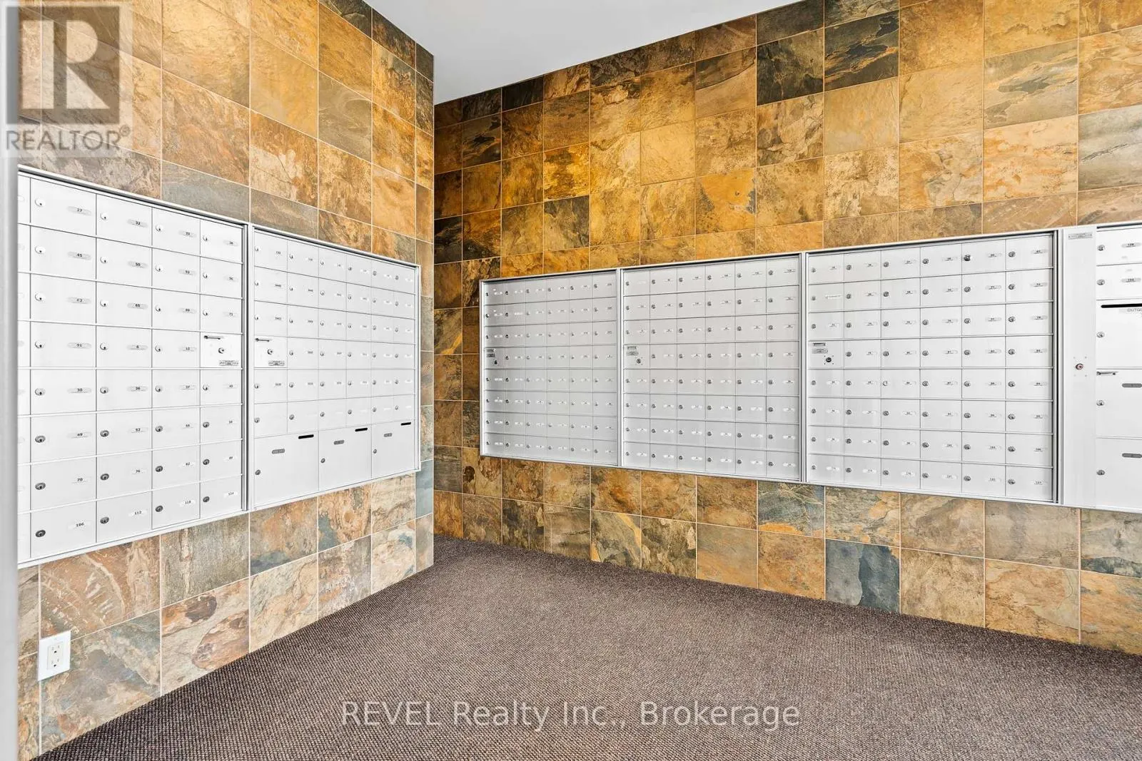 3556 ALGONQUIN DRIVE