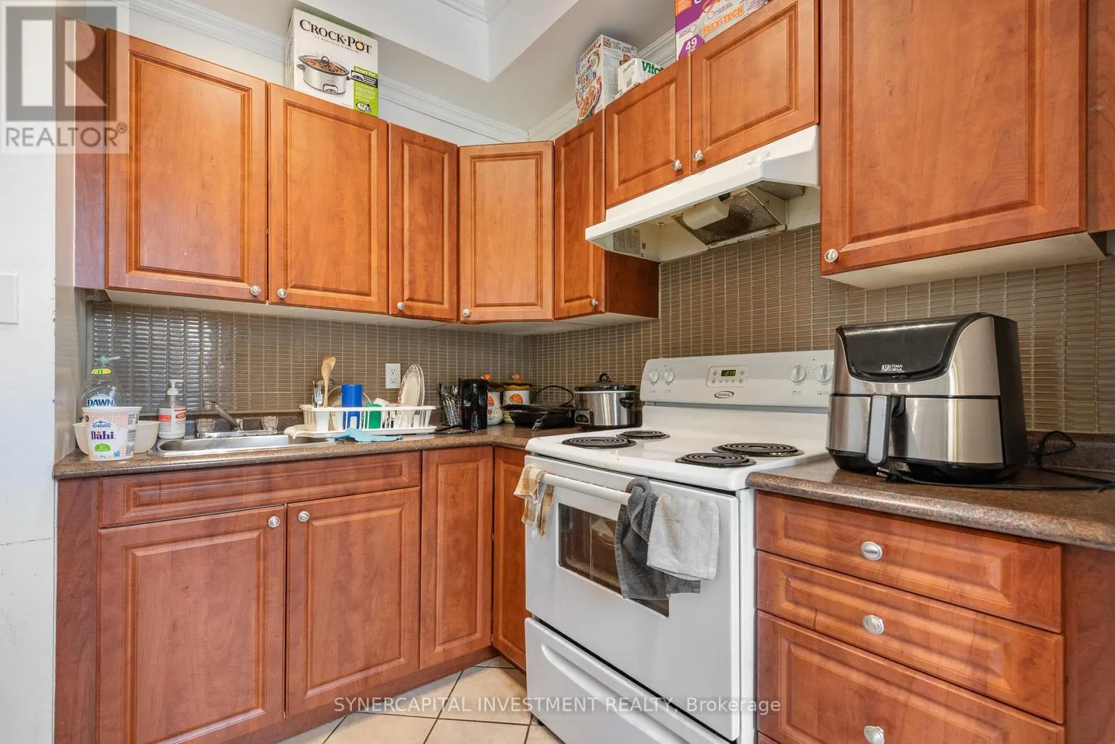 323 CATHERINE STREET W
