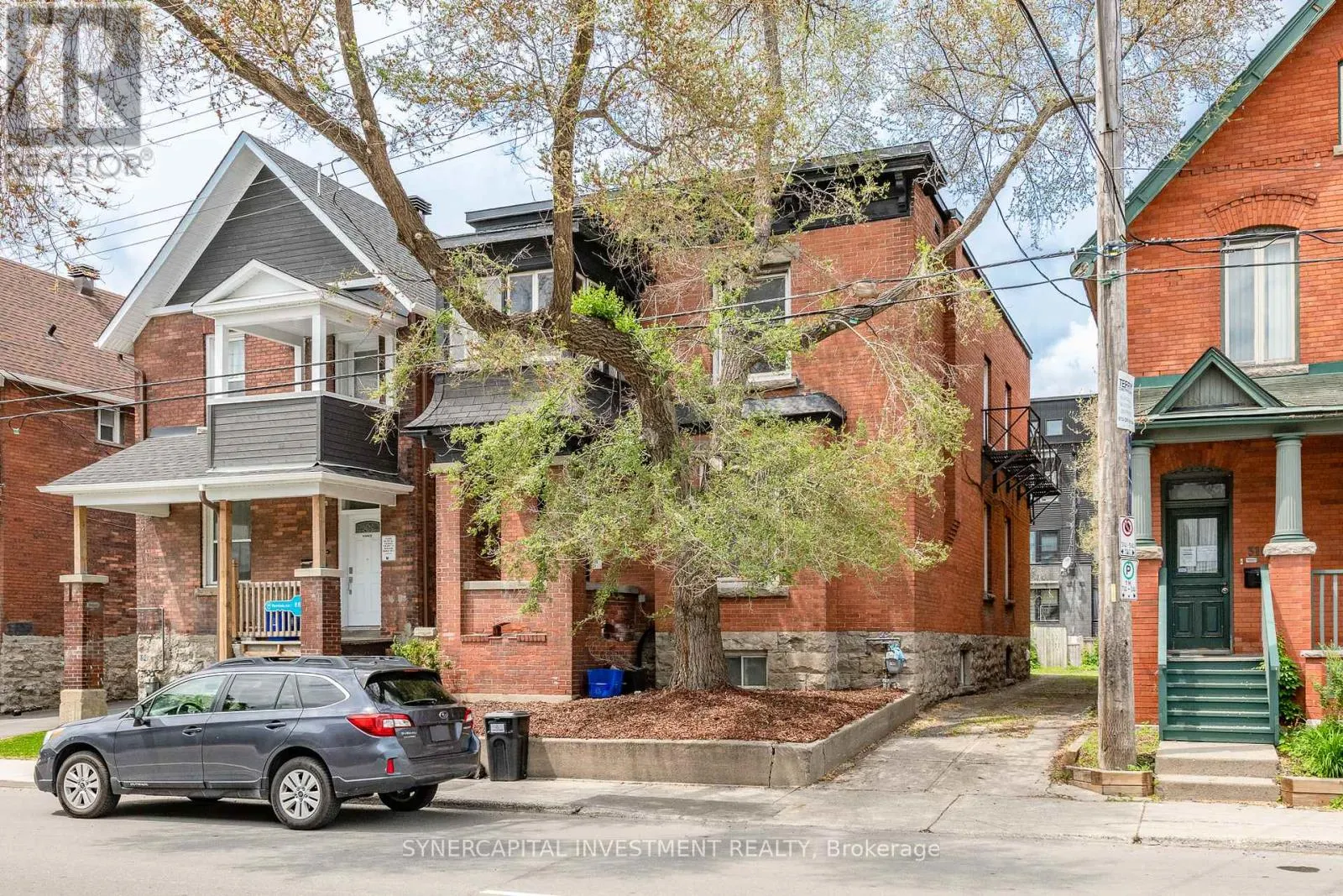 323 CATHERINE STREET W