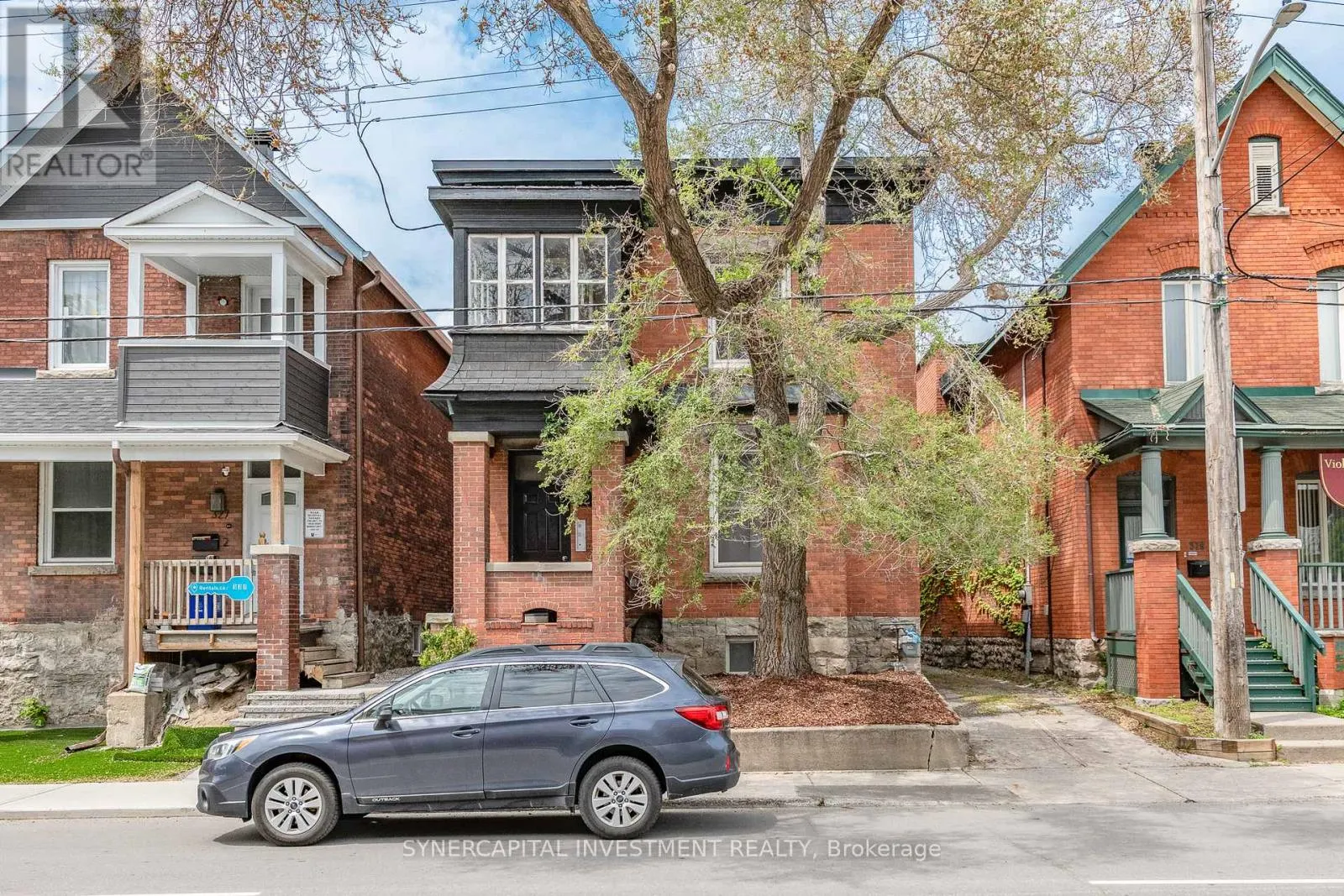 323 CATHERINE STREET W