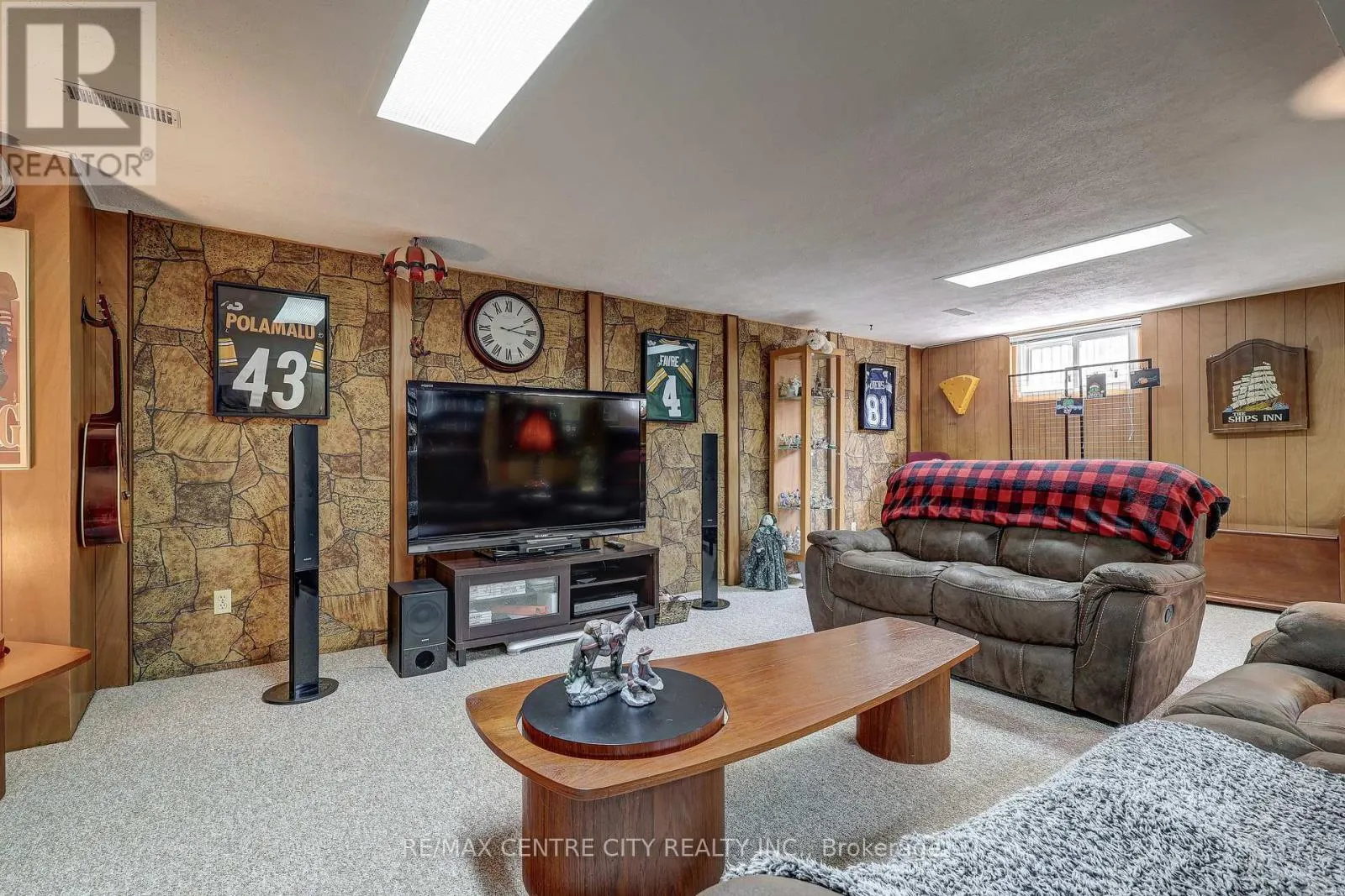 9 PULLEN AVENUE