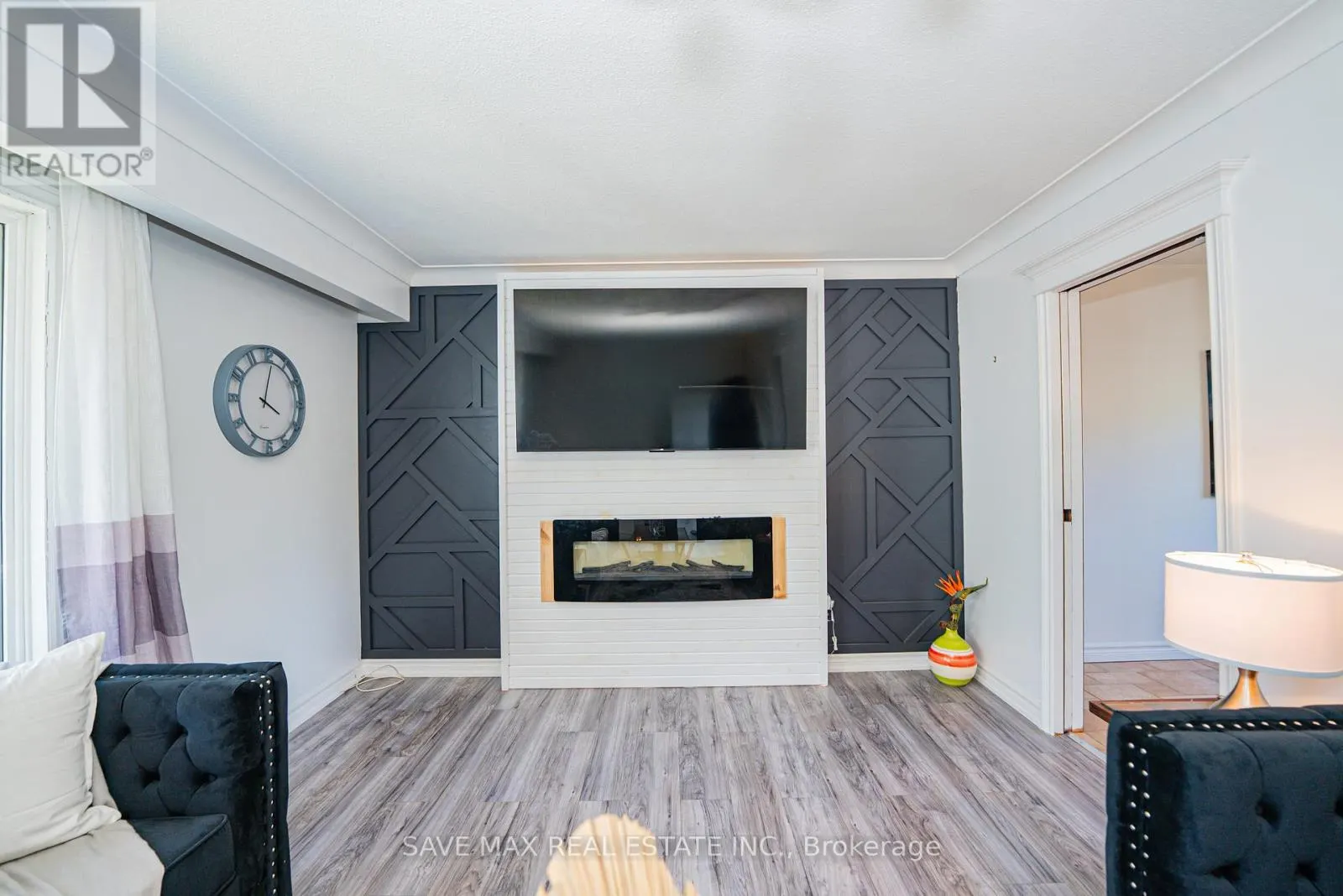 6307 CAROLYN AVENUE