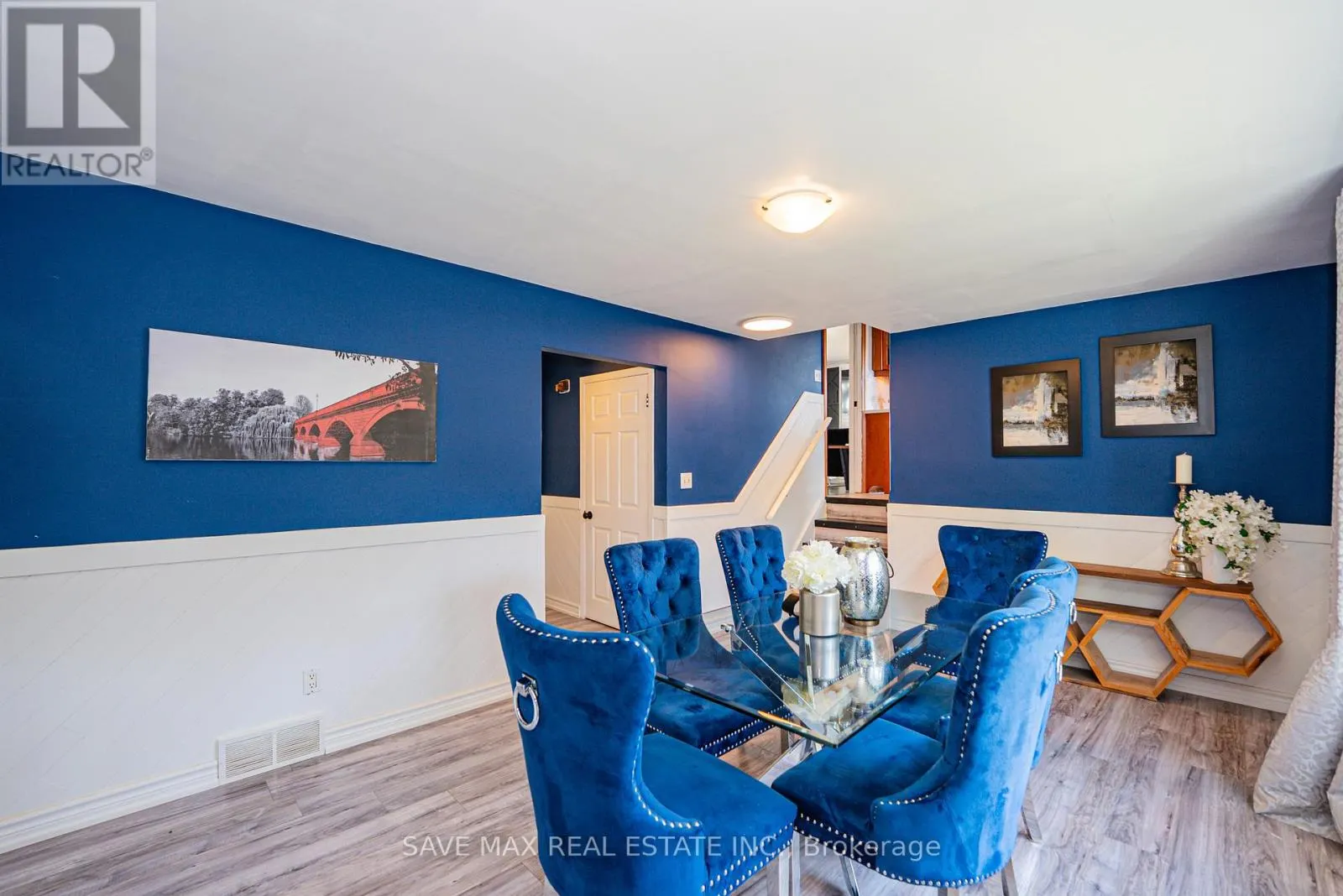 6307 CAROLYN AVENUE
