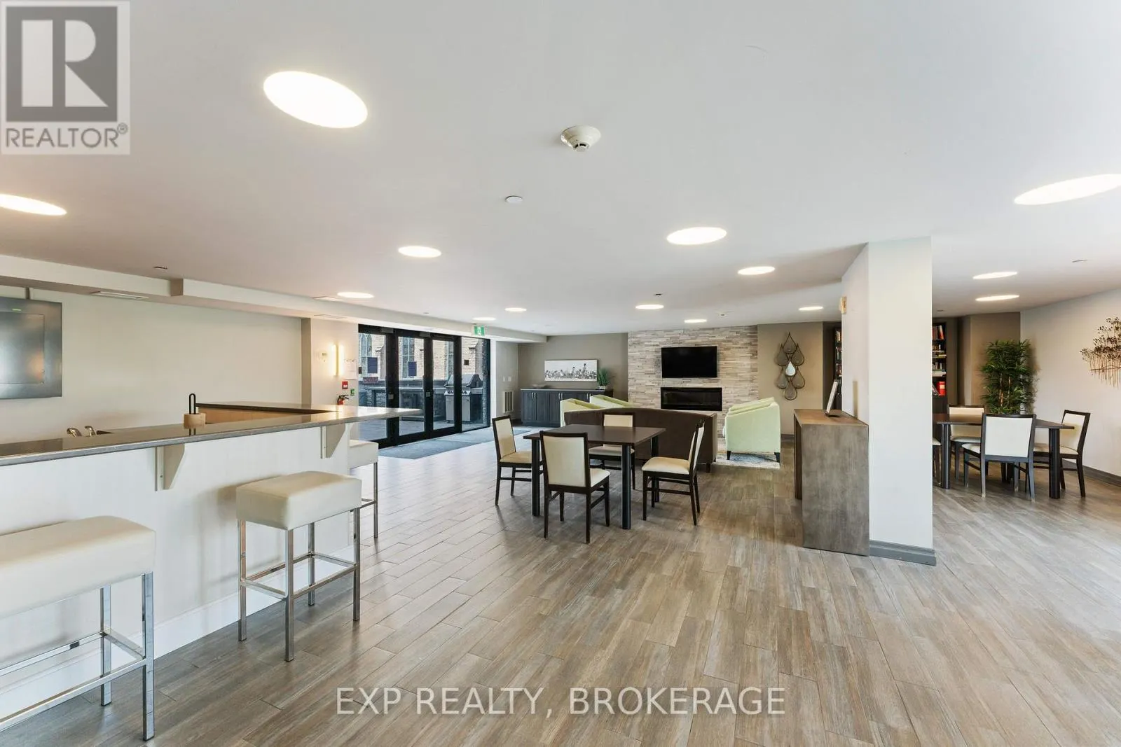 306 - 121 QUEEN STREET, #306