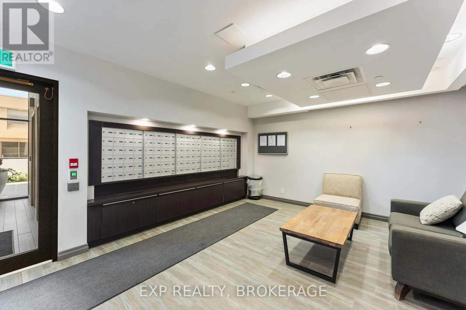 306 - 121 QUEEN STREET, #306