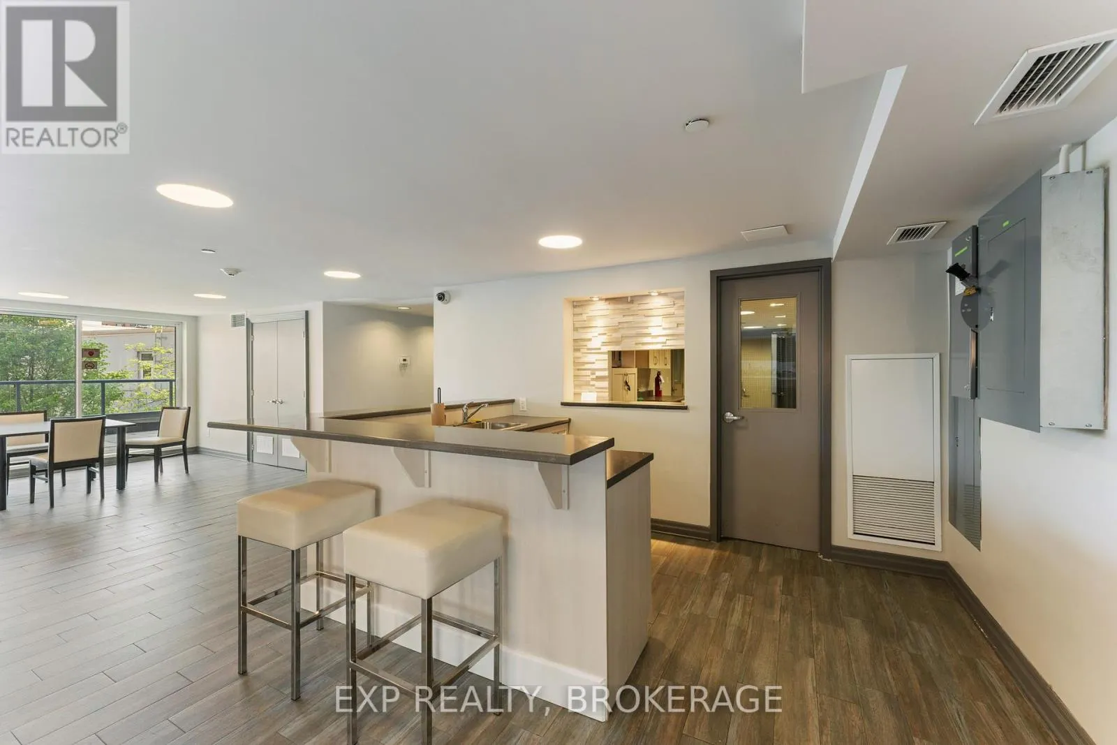 306 - 121 QUEEN STREET, #306