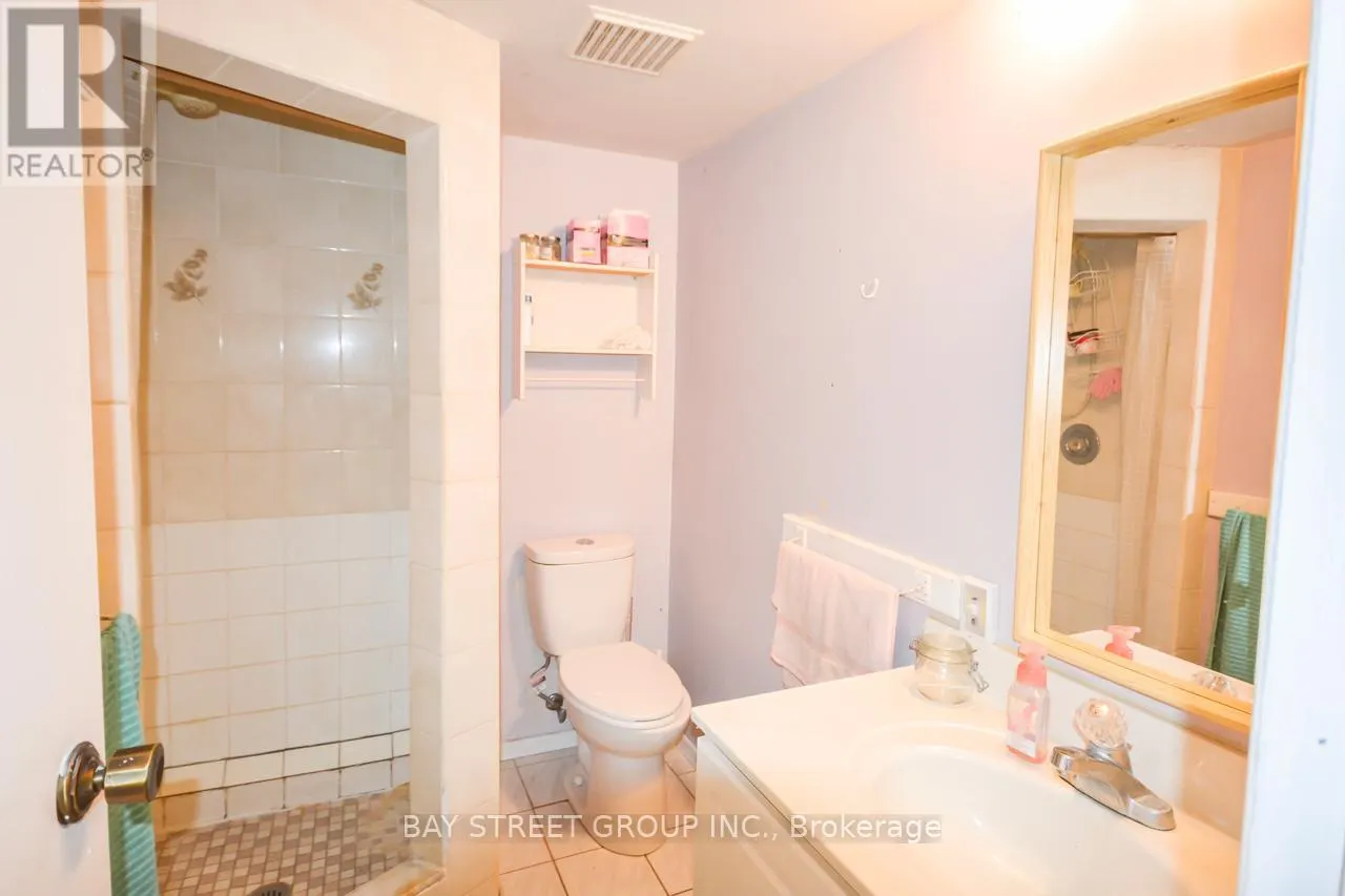LOWER FLOOR - 38 NOECKER STREET