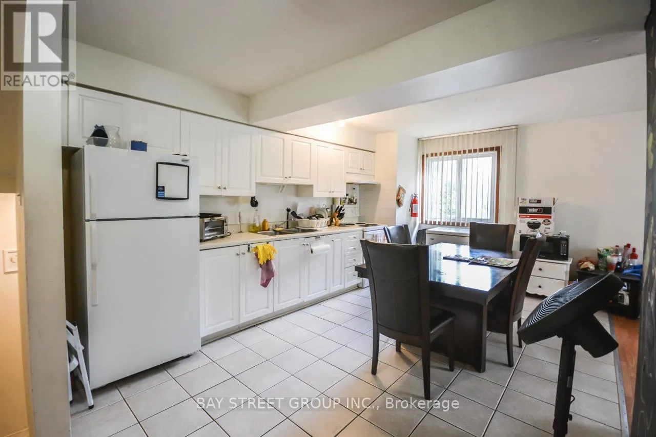 LOWER FLOOR - 38 NOECKER STREET