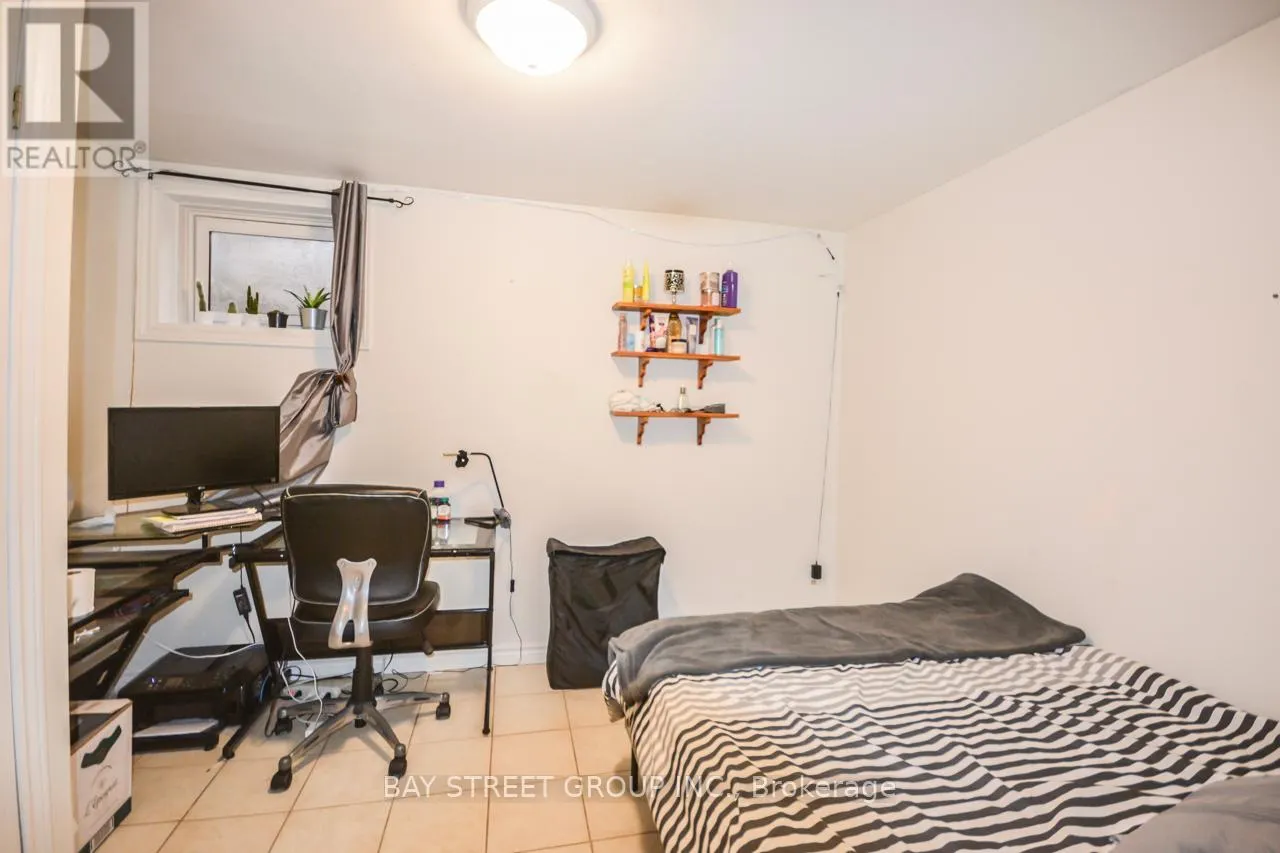 LOWER FLOOR - 38 NOECKER STREET