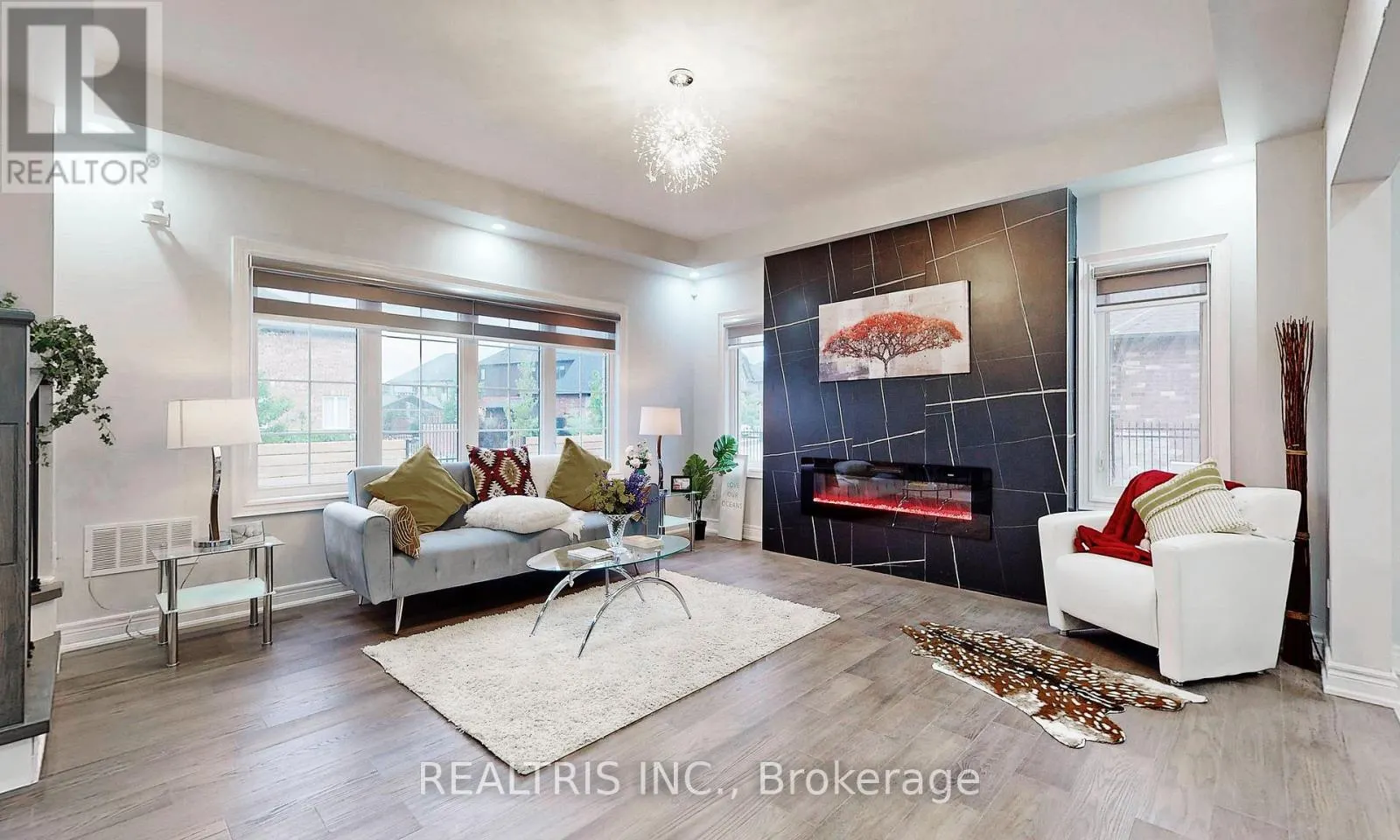 MAIN - 85 EAGLECREST STREET